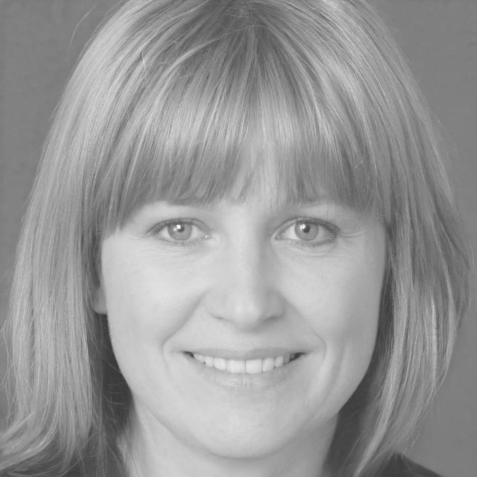 Portrait von Klientinnen die von ihrer Erfahrung mit Cash Flow Management berichtet